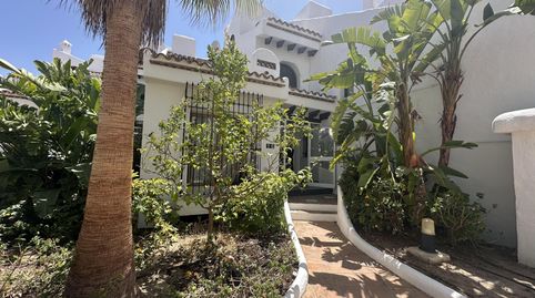 Foto 2 von Einfamilien-Reihenhaus zur Miete in 1 Calle de Finlandia, Hacienda Torrequebrada, Benalmádena