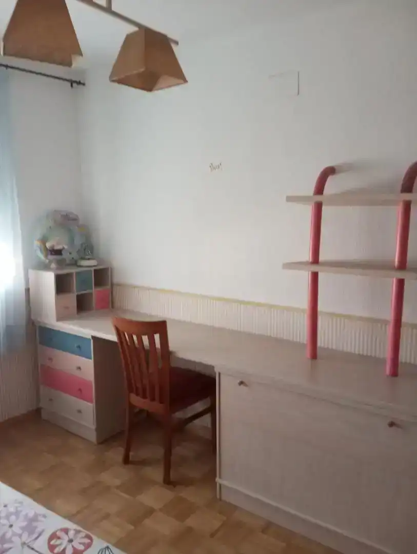 Schlafzimmer von Wohnung zur Miete in Madrid mit Privatgarten, Parkett und Abstellraum