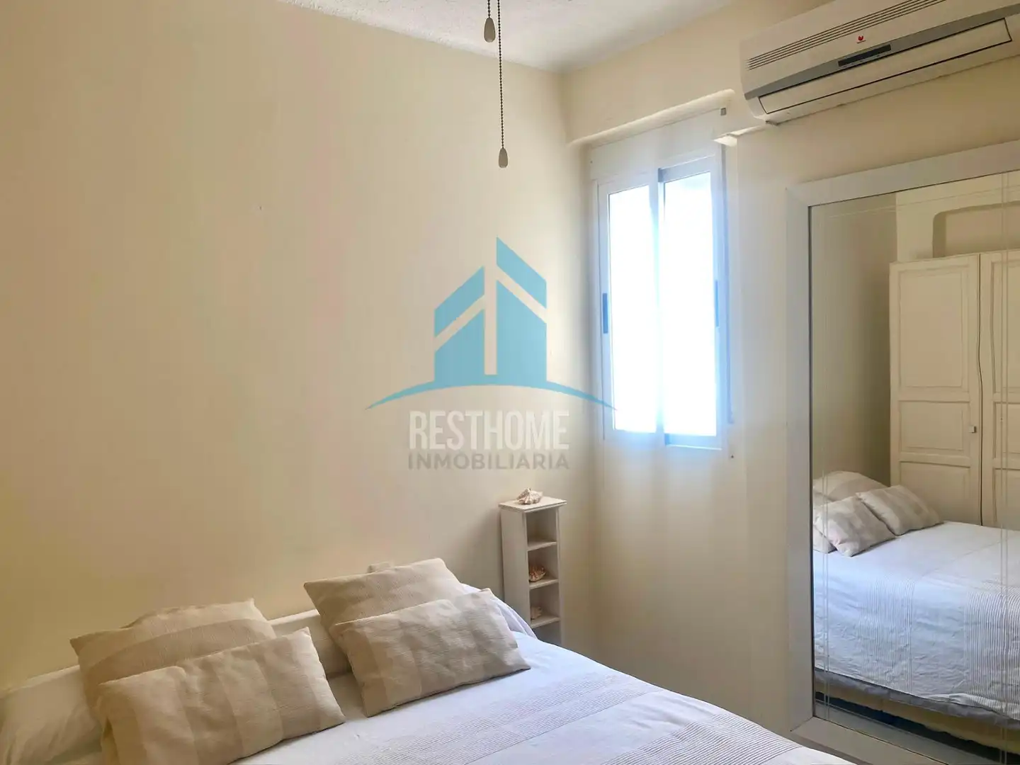 Habitación de Apartamento de alquiler en Cullera con Aire acondicionado, Calefacción y Terraza