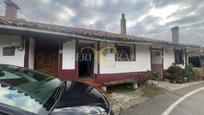 Vista exterior de Casa adosada en venda en Llanes amb Calefacció