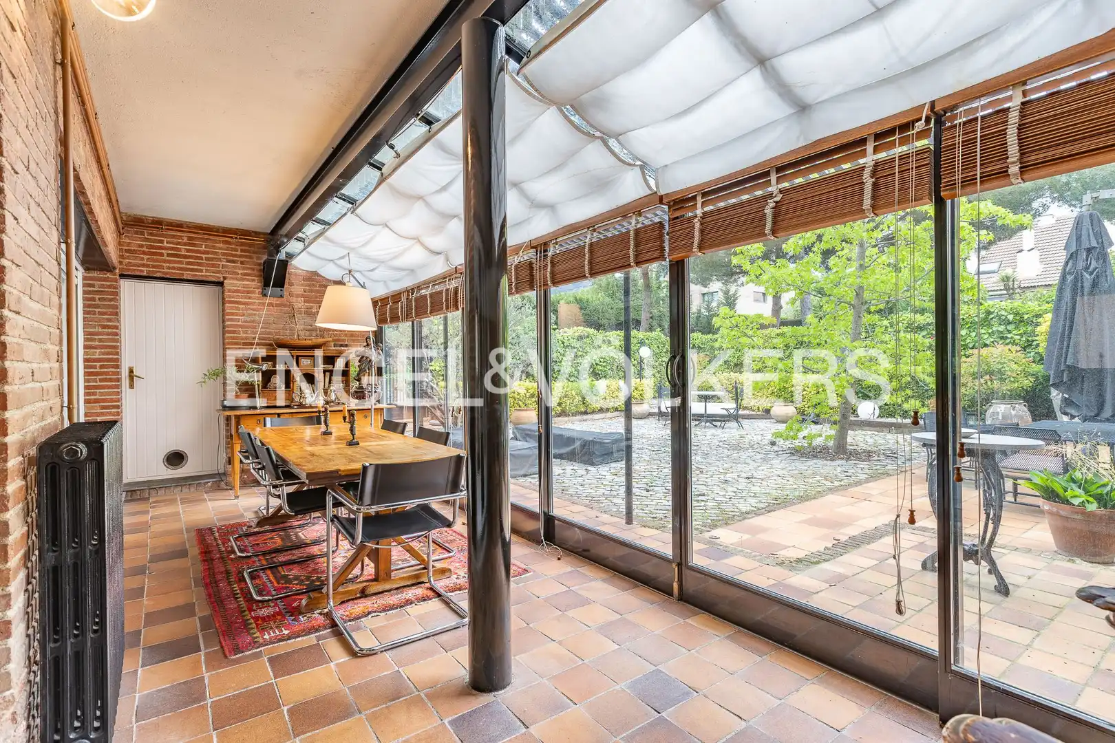 Vista exterior de Casa adosada en venta en Matadepera con Aire acondicionado, Calefacción y Jardín privado