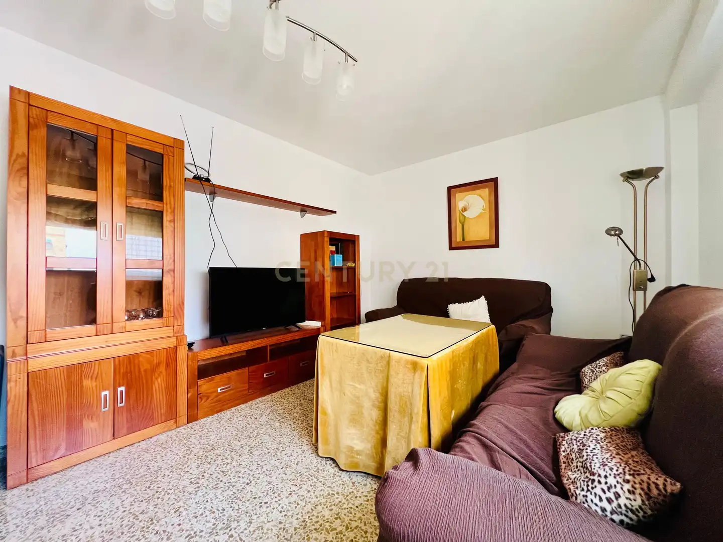 Living room of Flat for rent in Granada  with Air Conditioner, Oven and Washing machine
