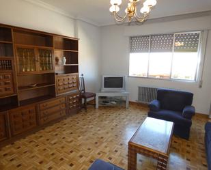 Living room of Flat for sale in  Toledo Capital  with Heating, Parquet flooring and Terrace