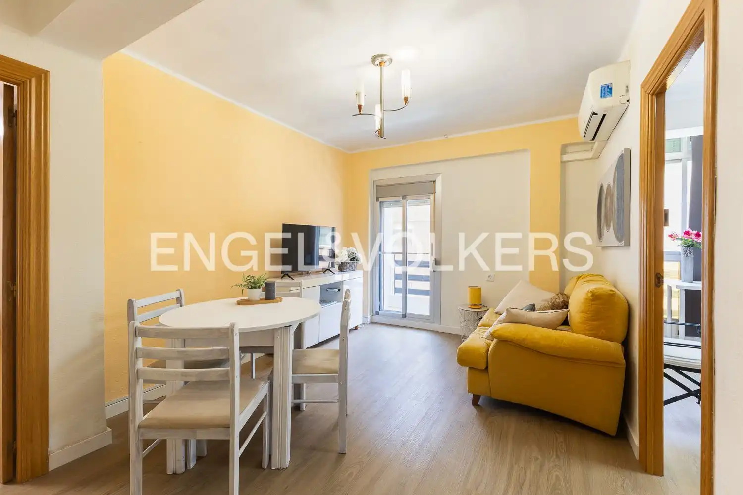 Sala de estar de Piso de alquiler en Valencia con Aire acondicionado, Calefacción y Terraza