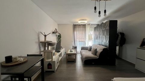 Foto 3 de Piso en venta en Circumval Lació, Mercat, Rubí