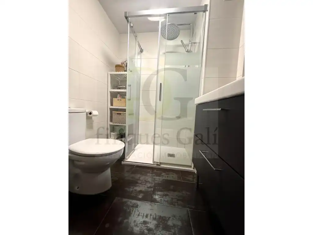 Baño de Ático en venta en Manresa con Aire acondicionado, Horno y Balcón