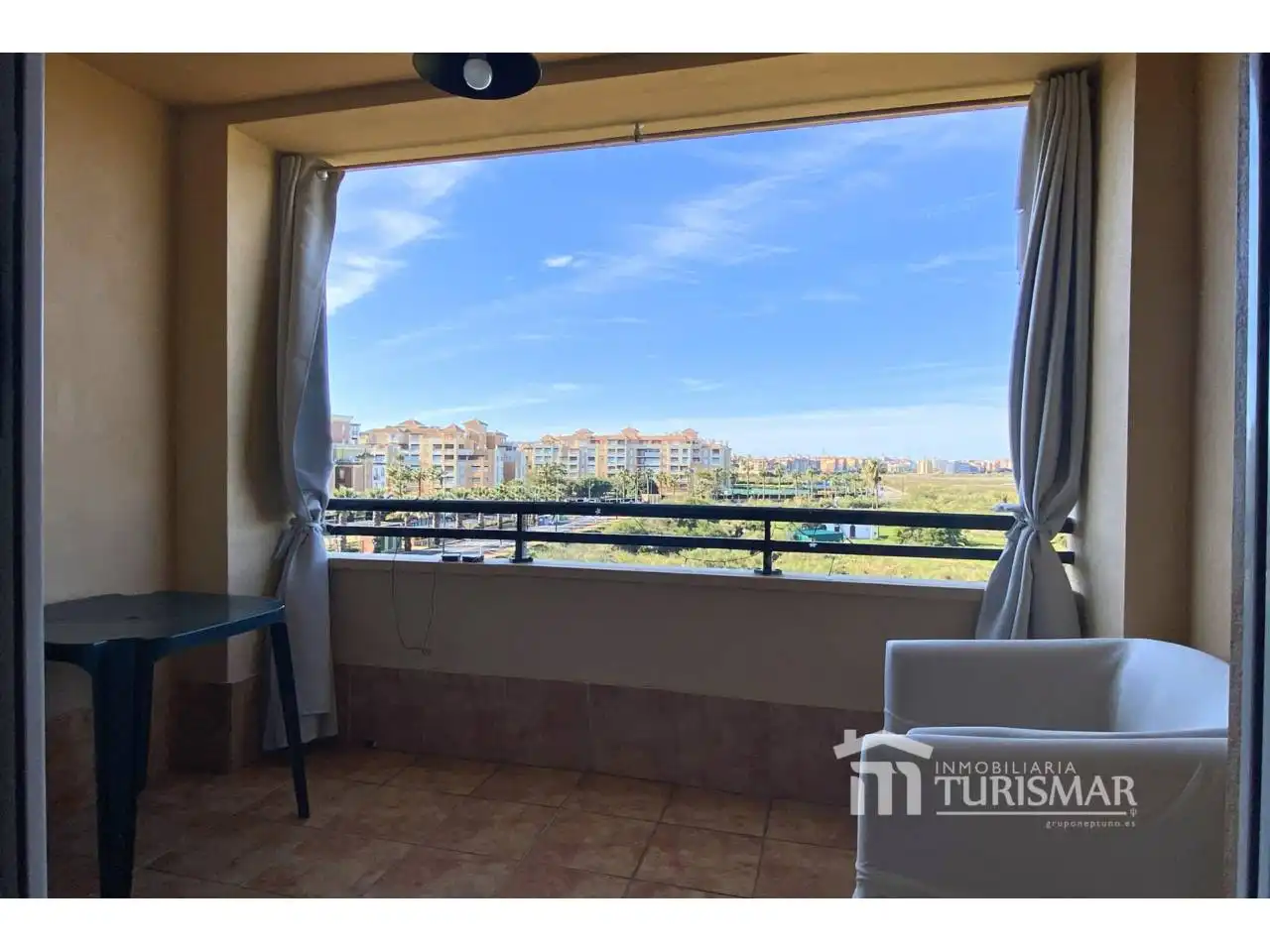 Apartament amb piscina en venda a Avenida Cisnes 1