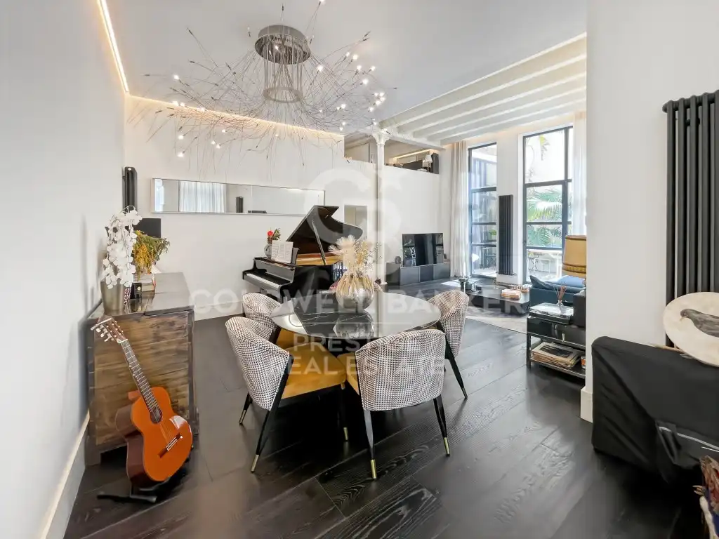 Sala d'estar de Dúplex en venda en Barcelona amb Aire condicionat, Terrassa i Forn