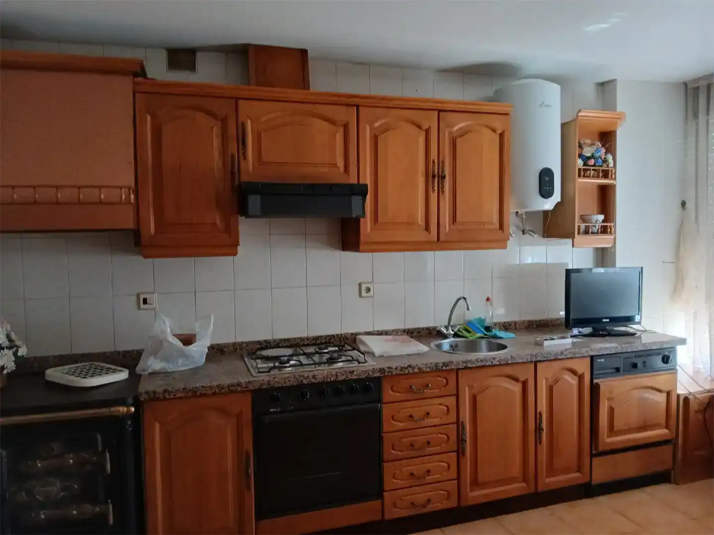 Cocina de Piso en venta en Riaño con Parquet, Trastero y Amueblado