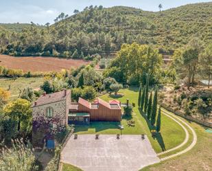 Vista exterior de Casa o xalet en venda en Boadella i les Escaules amb Calefacció, Jardí privat i Terrassa