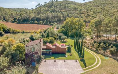 Vista exterior de Finca rústica en venda en Boadella i les Escaules amb Calefacció, Jardí privat i Terrassa