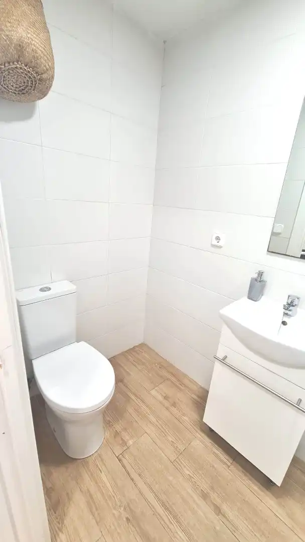 Badezimmer von Wohnung zur Miete in Valencia mit Klimaanlage, Möbliert und Ofen