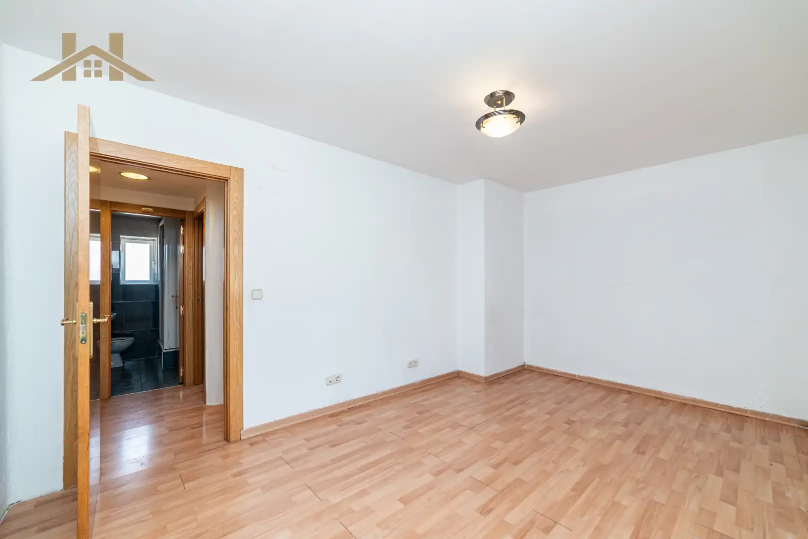 Casa adosada en venta en San Lorenzo de El Escorial con Terraza y Trastero