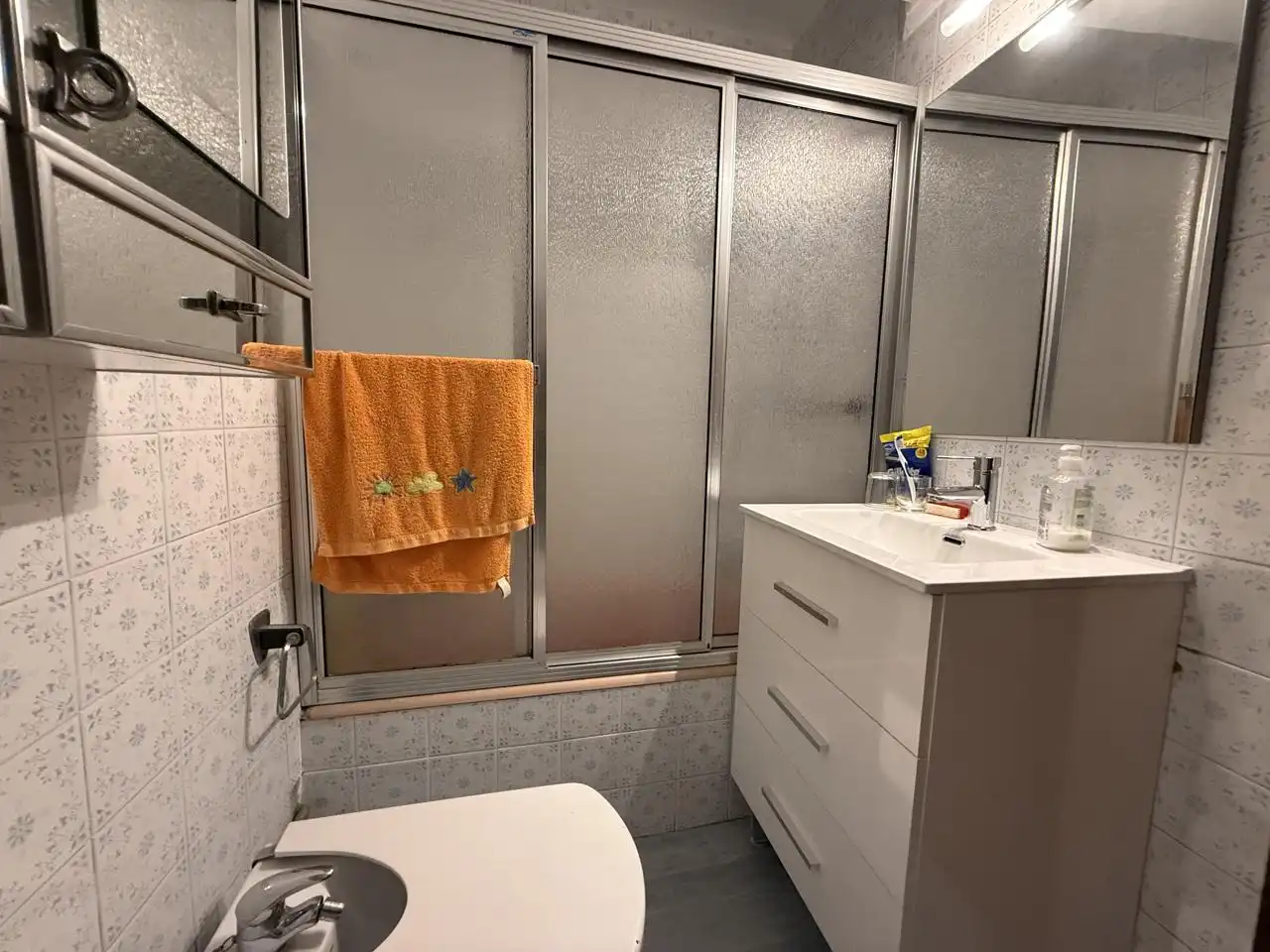 Bathroom of Flat for sale in Barakaldo   with Heating and Balcony