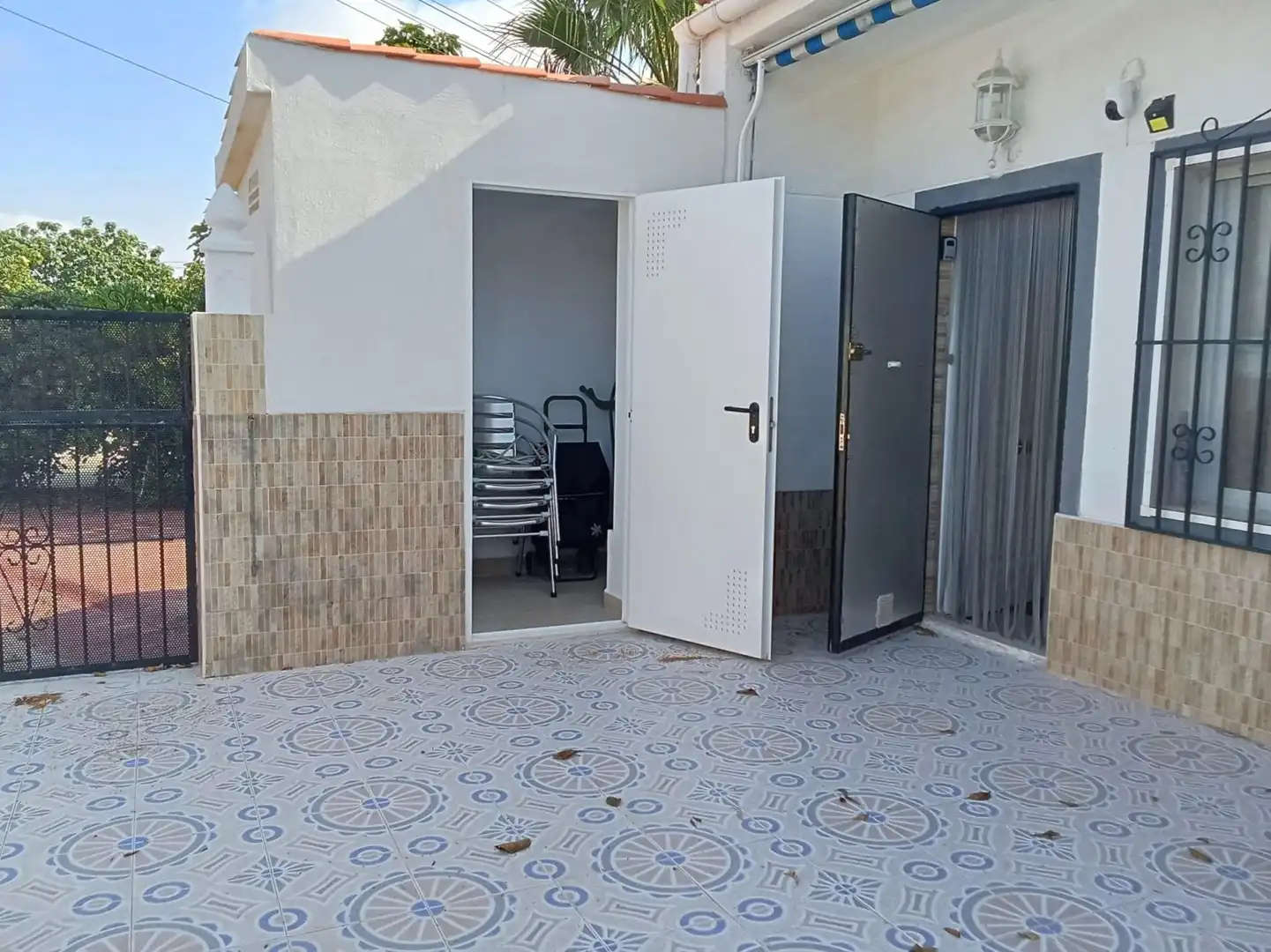 Houses for sale in Torrevieja  with Air Conditioner, Private garden and Furnished