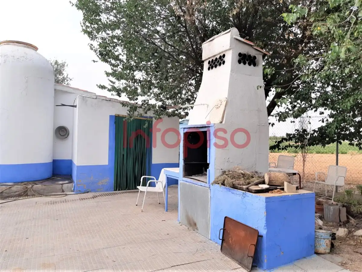 Casa rústica amb piscina en venda a Valdepeñas, imagen 13