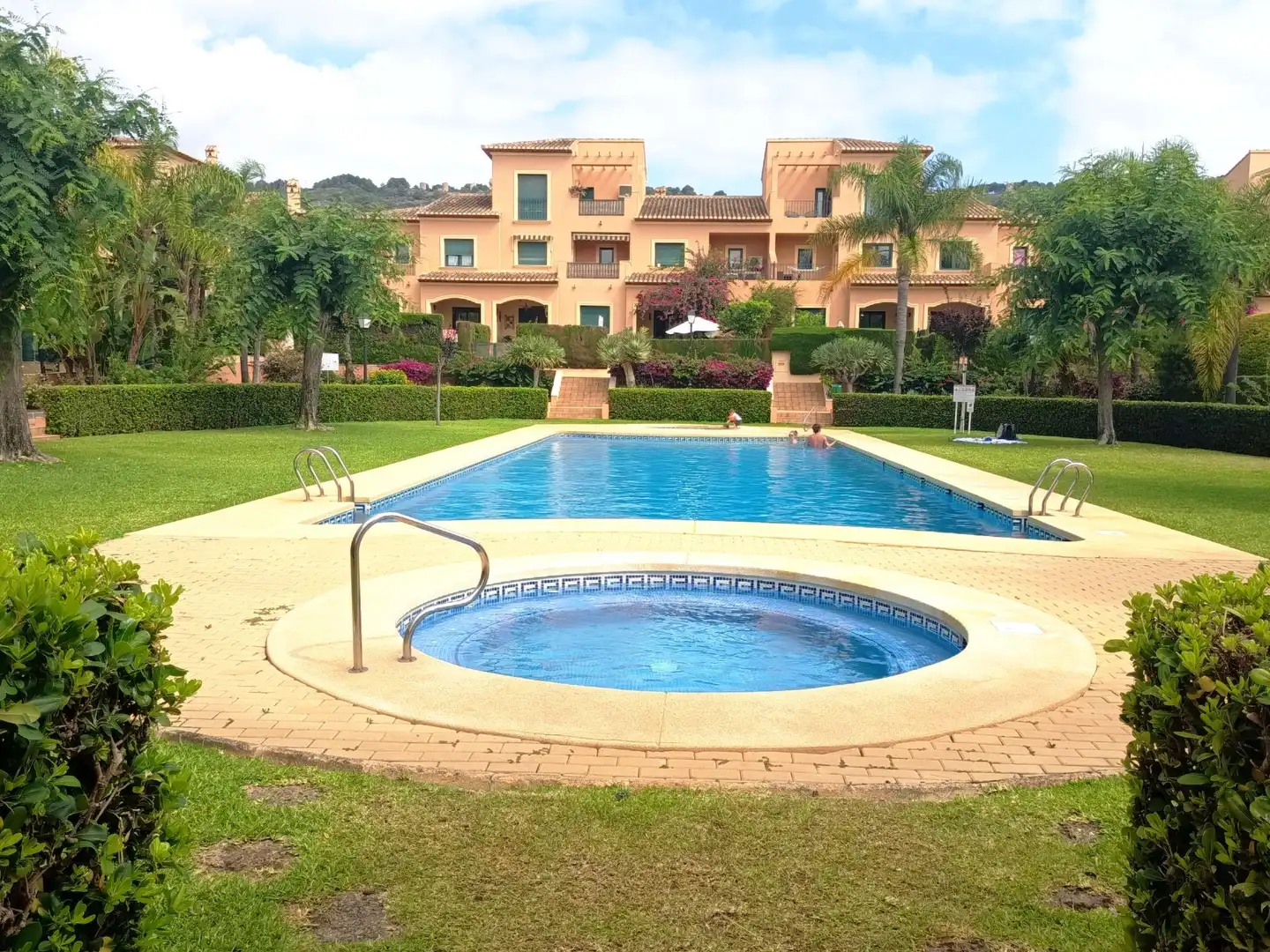 Piscina de Apartamento de alquiler en Jávea / Xàbia con Aire acondicionado, Calefacción y Jardín privado