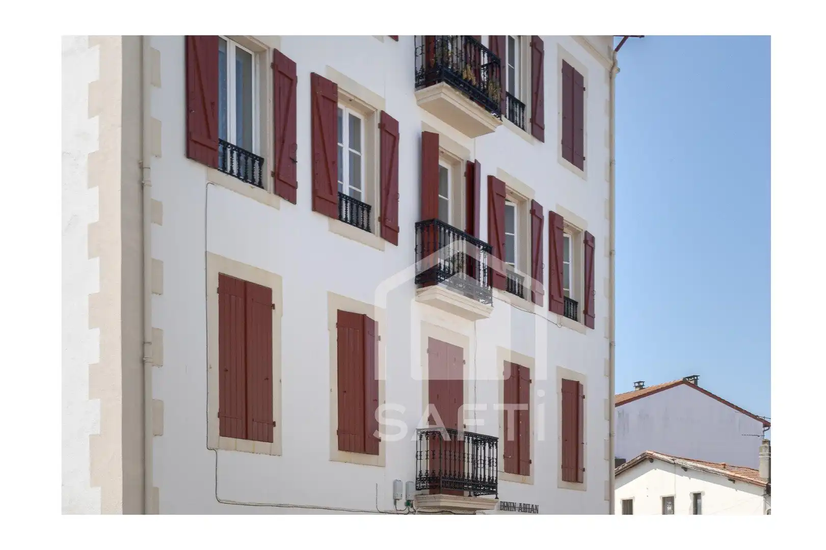 Vista exterior de Apartamento en venta en Irun  con Calefacción y Balcón