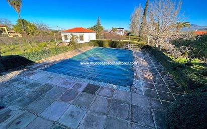 Piscina de Casa o xalet en venda en Lucena amb Jardí privat, Piscina i Moblat