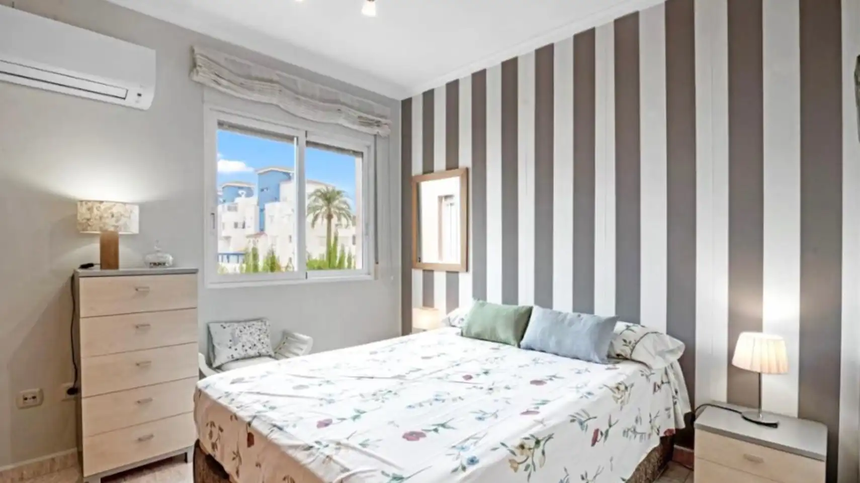Schlafzimmer von Haus oder Chalet zum Verkauf in Dénia mit Klimaanlage, Heizung und Privatgarten