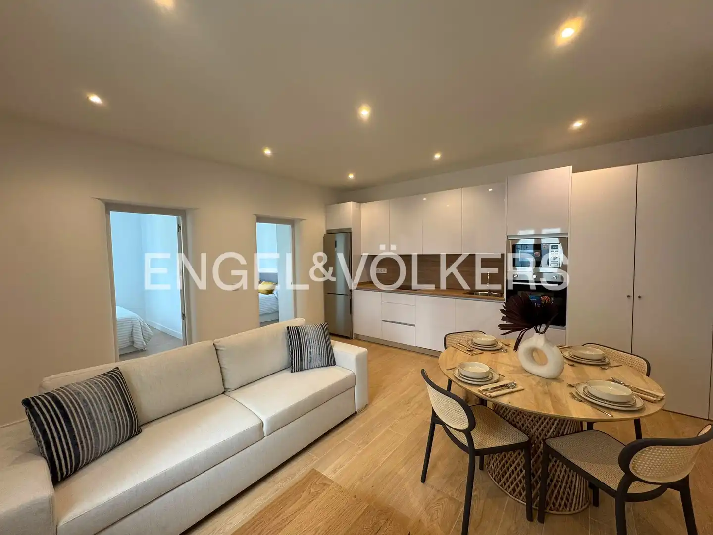 Living room of Flat for rent in Madrid  with Air Conditioner, Heating and Furnished