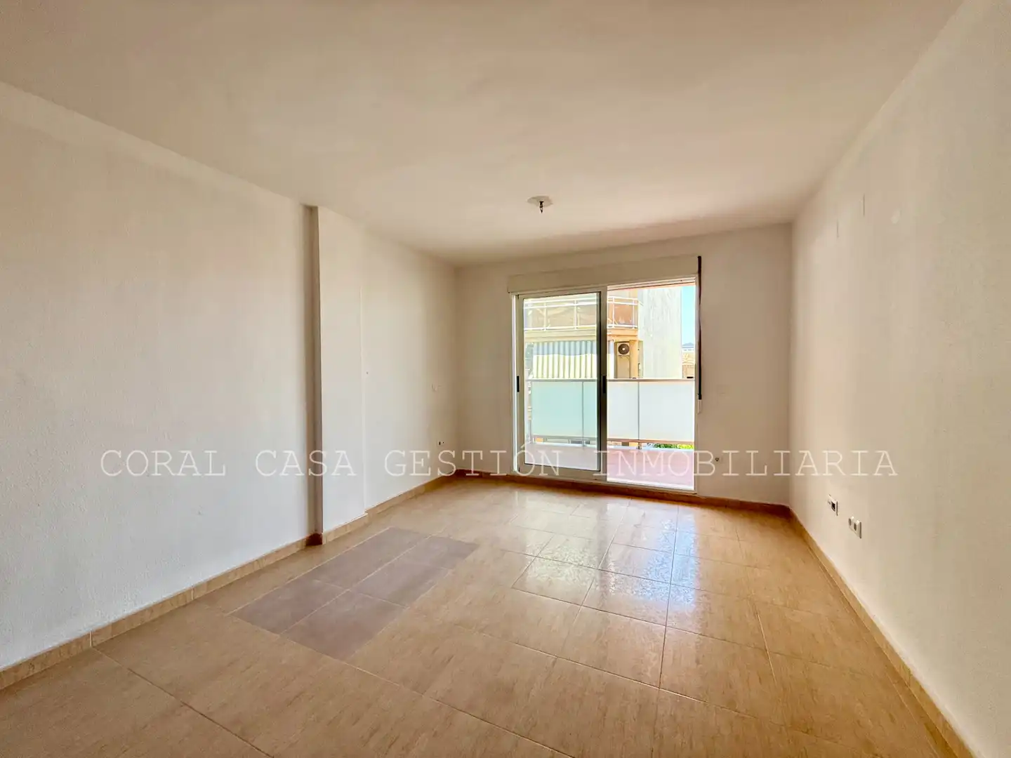 Dormitori de Apartament en venda en Chilches / Xilxes amb Terrassa, Traster i Piscina comunitària