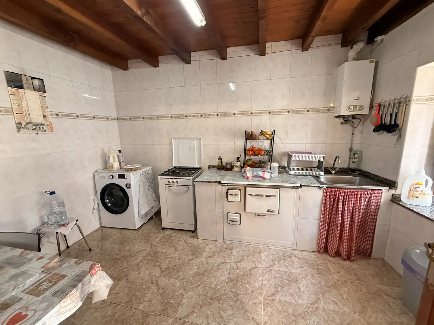 Cuina de Casa o xalet en venda en Herrerías amb Jardí privat, Parquet i Traster
