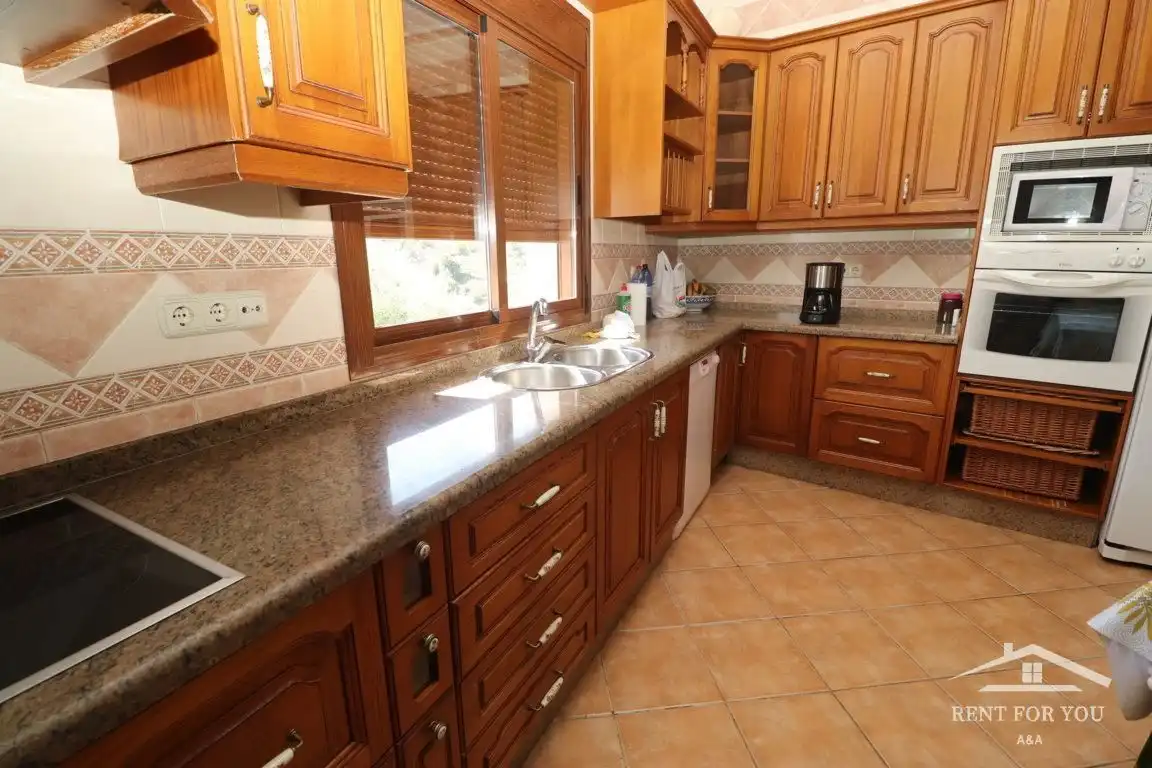 Cocina de Casa o chalet de alquiler en Guaro con Jardín privado, Terraza y Trastero