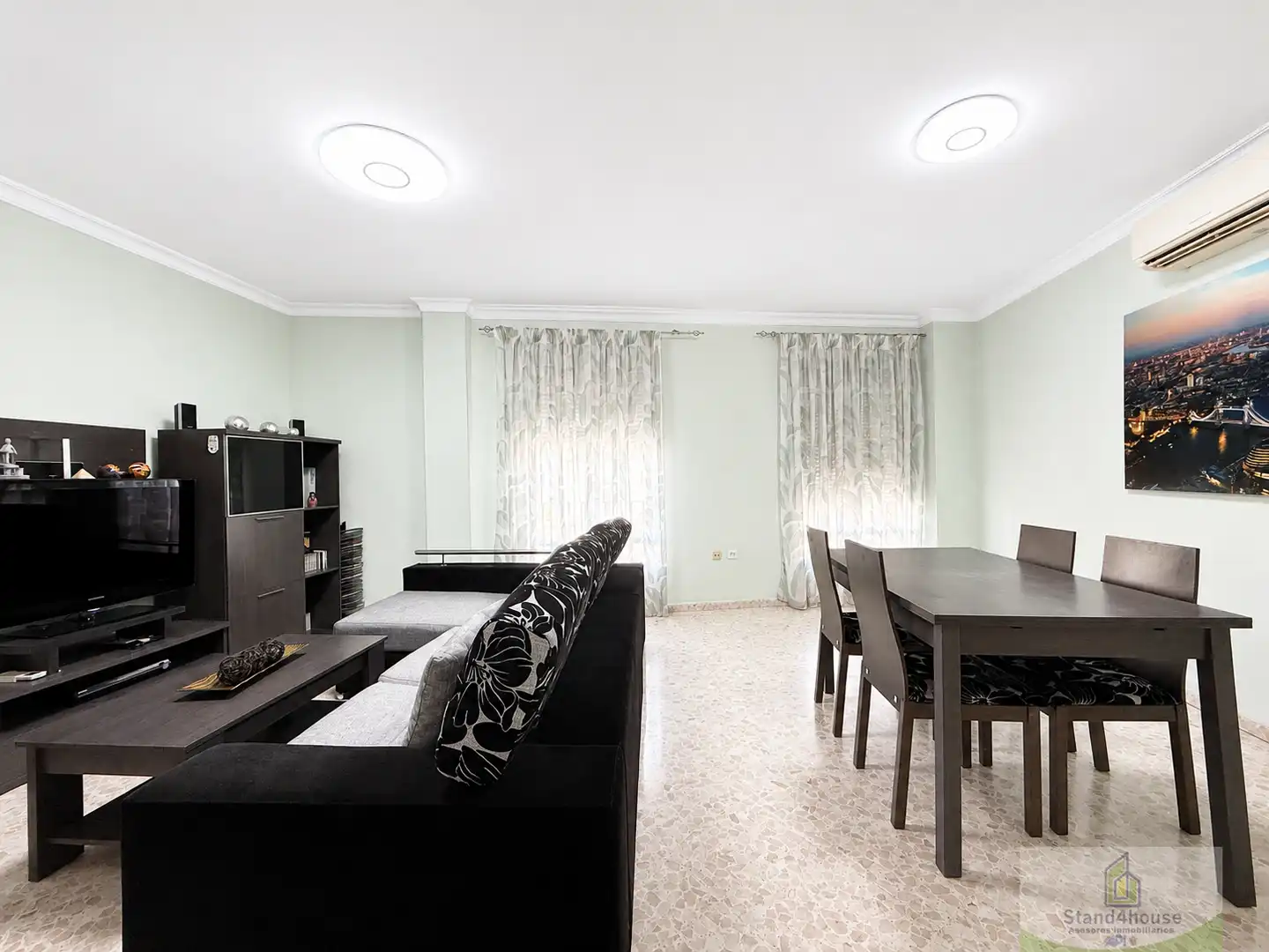 Living room of Flat for sale in Bollullos Par del Condado  with Air Conditioner, Heating and Storage room