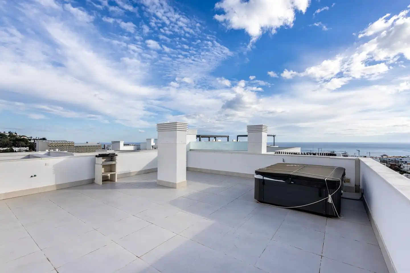 Terrasse von Wohnung zum Verkauf in Fuengirola mit Terrasse und Schwimmbad
