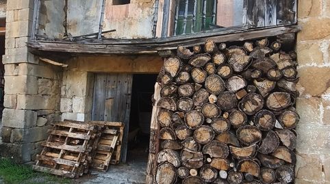 CASA ADOSADA A REFORMAR EN BARRIO LOS PANDOS LUENA