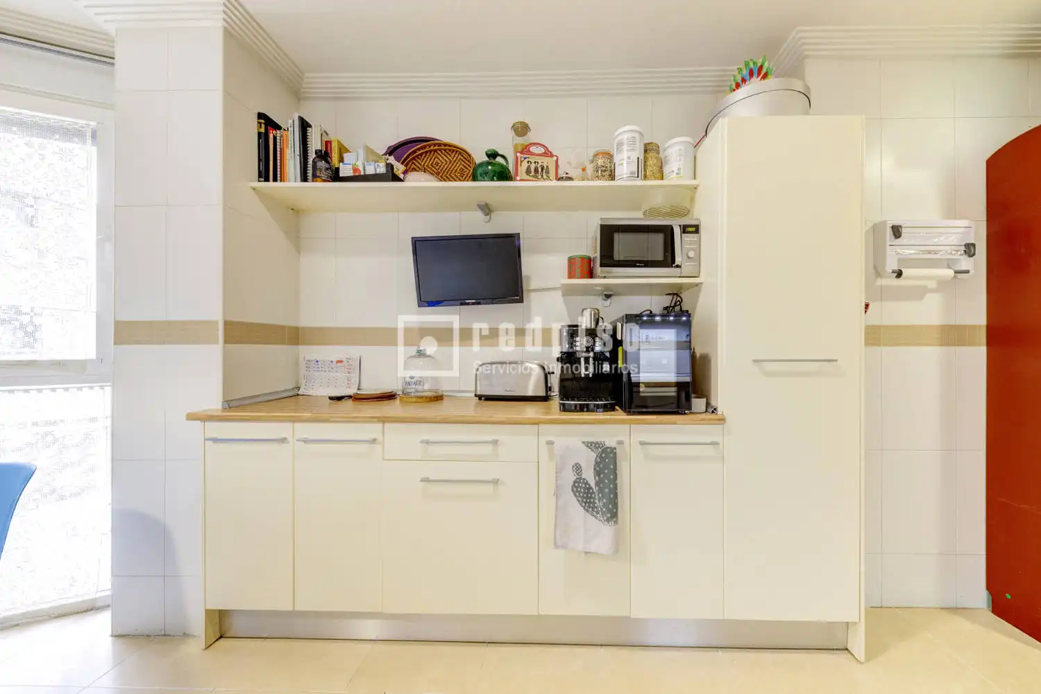 Küche von Wohnung zum Verkauf in Boadilla del Monte mit Klimaanlage, Heizung und Privatgarten
