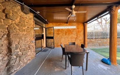 Terrace of House or chalet to rent in Parlavà  with Air Conditioner, Heating and Private garden