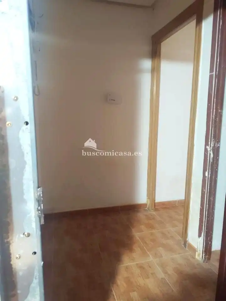 Habitación de Planta baja en venta en Jaén con Terraza y Balcón