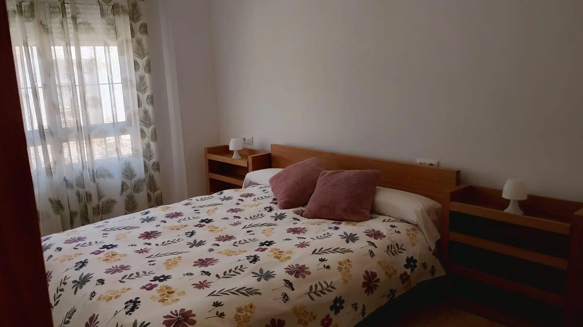 Habitación de Planta baja en venta en La Unión con Aire acondicionado, Trastero y Amueblado