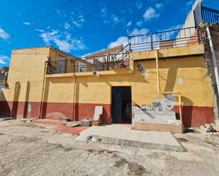 Vista exterior de Casa adosada en venda en Fuentidueña de Tajo amb Terrassa i Balcó