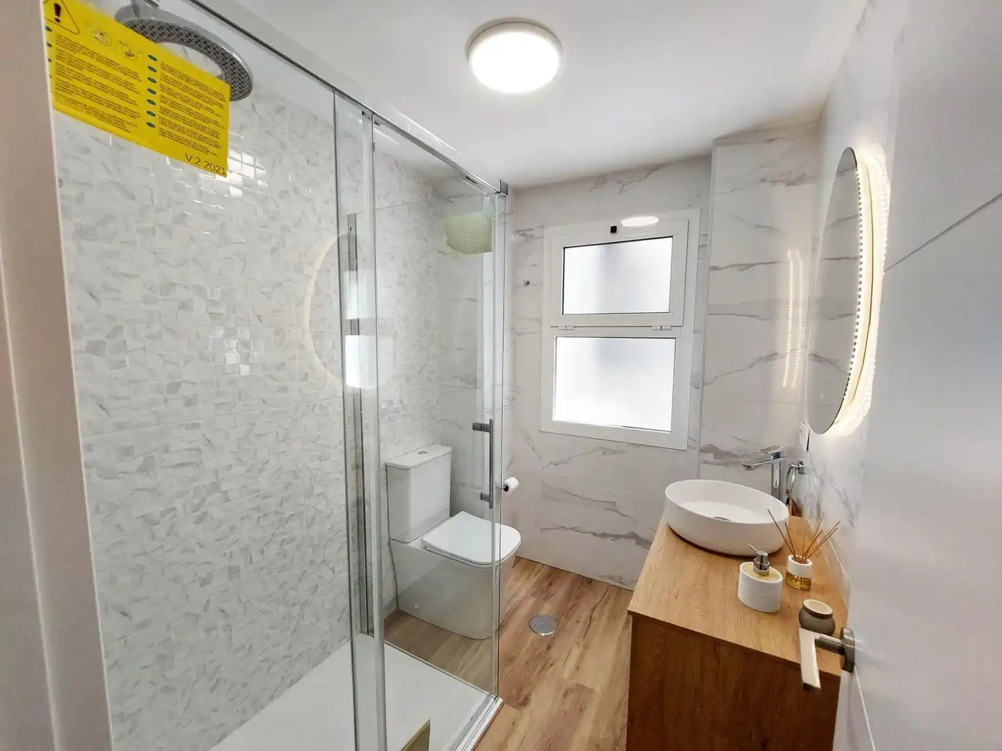 Baño de Piso en venta en Benalmádena con Aire acondicionado, Terraza y Piscina comunitaria