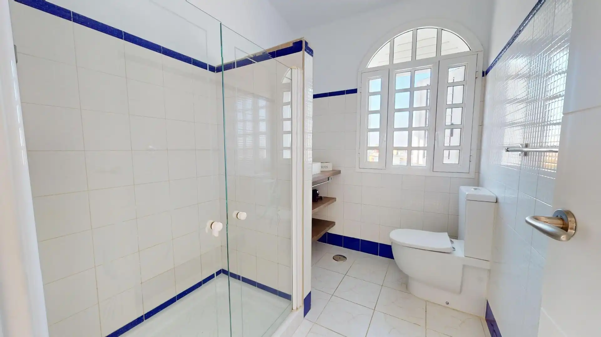 Bany de Casa o xalet en venda en Telde amb Jardí privat, Terrassa i Traster