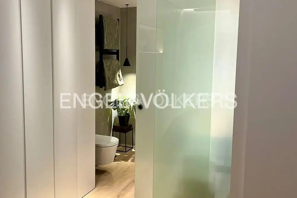 Baño de Piso en venta en Valencia con Aire acondicionado, Calefacción y Amueblado