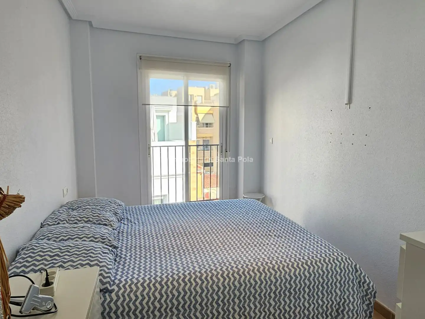 Schlafzimmer von Dachboden zum Verkauf in Santa Pola mit Klimaanlage, Heizung und Terrasse