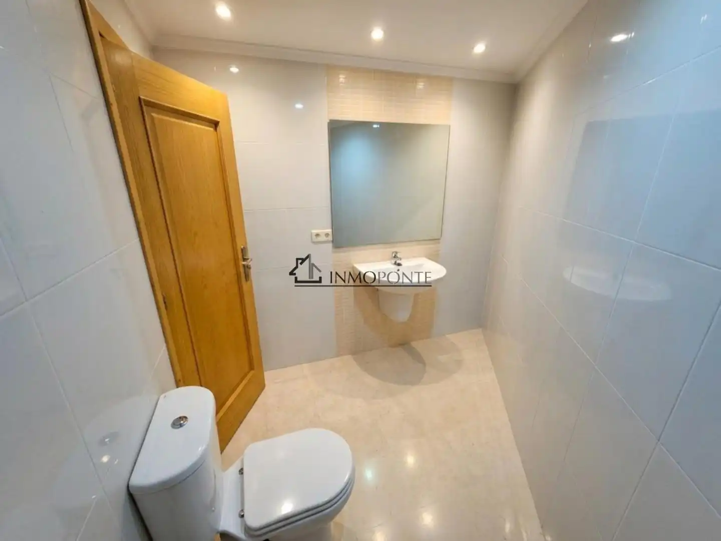 Baño de Piso en venta en Marín con Calefacción y Balcón