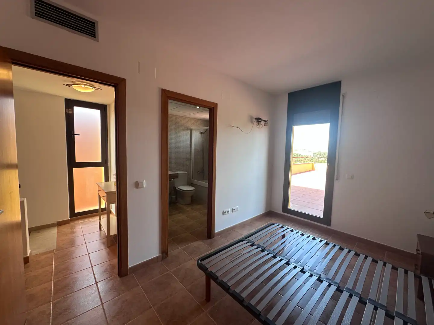 Habitación de Casa o chalet en venta en Tarragona con Aire acondicionado, Calefacción y Jardín privado