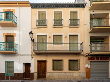Casa amb balcó en venda a Calle Calle Cristóbal Colón 8