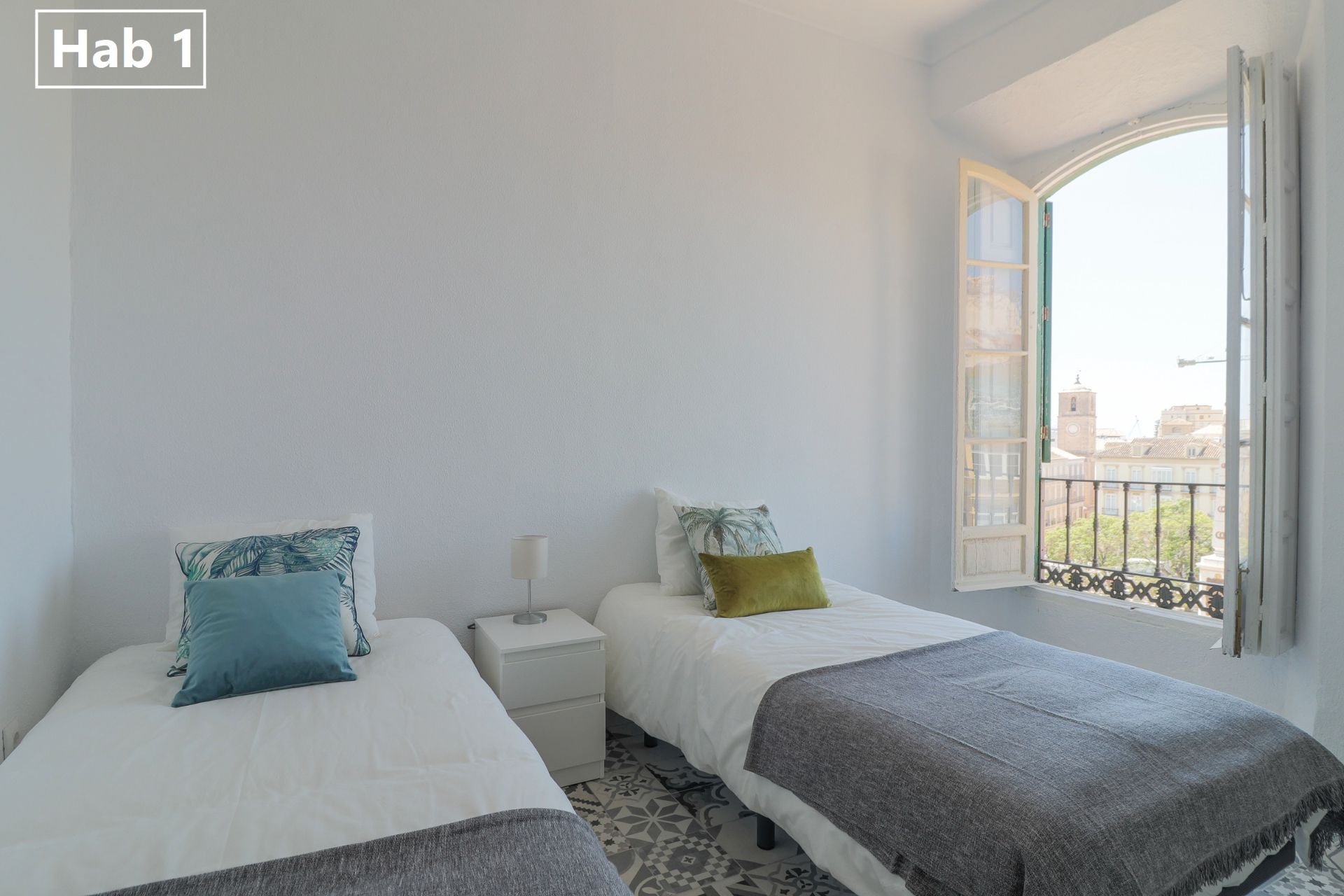 Dormitori de Pis de lloguer en Málaga Capital amb Moblat, Rentadora i Microones