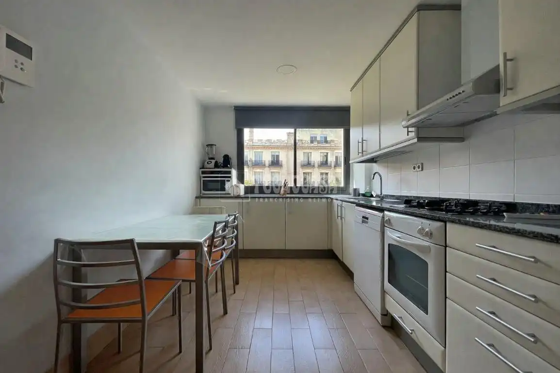 Cuina de Pis en venda en Barcelona amb Aire condicionat