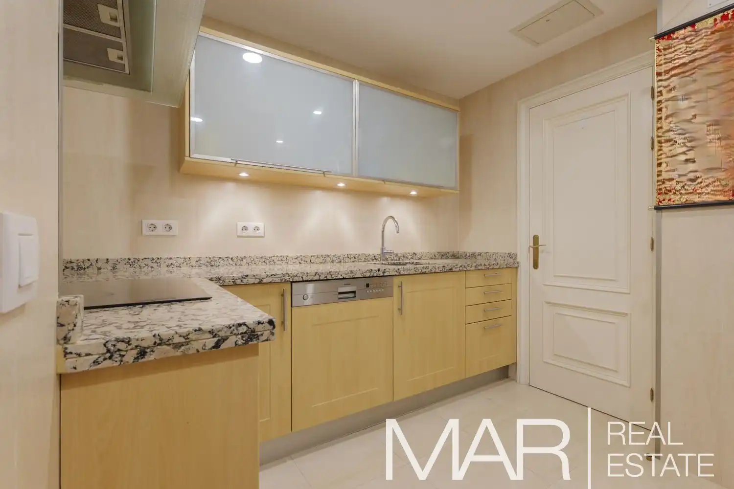 Flat for sale in Calle Nogales, Acacias
