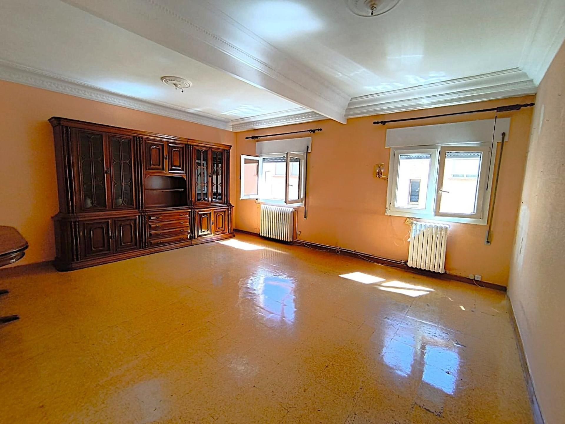 Sala de estar de Piso en venta en  Huesca Capital con Aire acondicionado