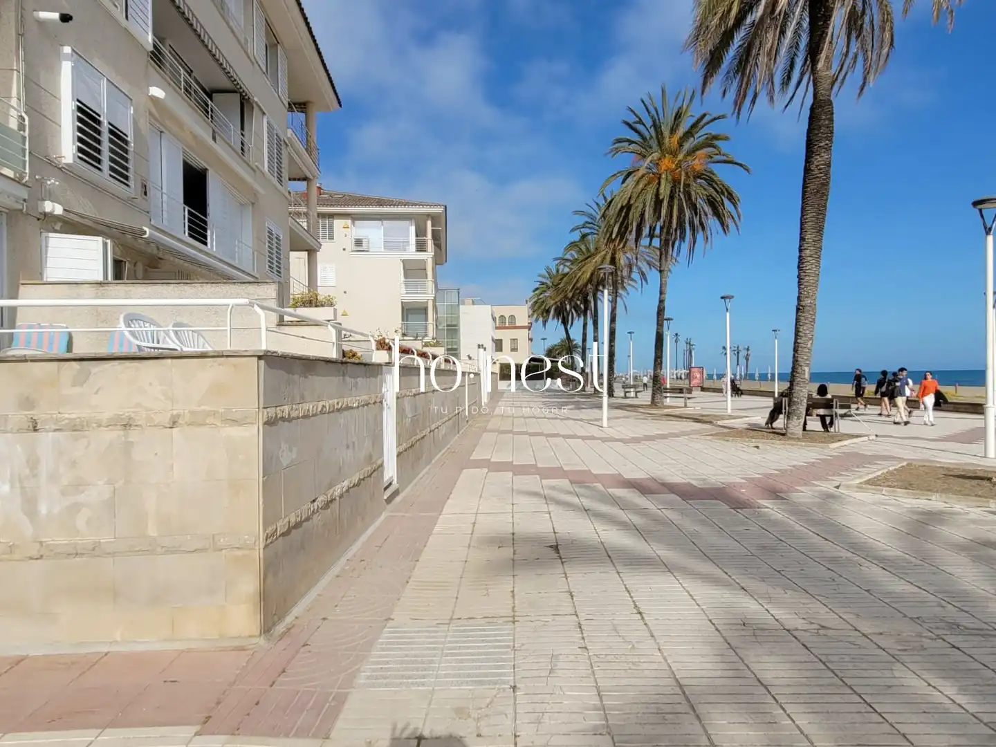 Außenansicht von Erdgeschoss zum Verkauf in El Vendrell mit Terrasse, Abstellraum und Gemeinschaftspool