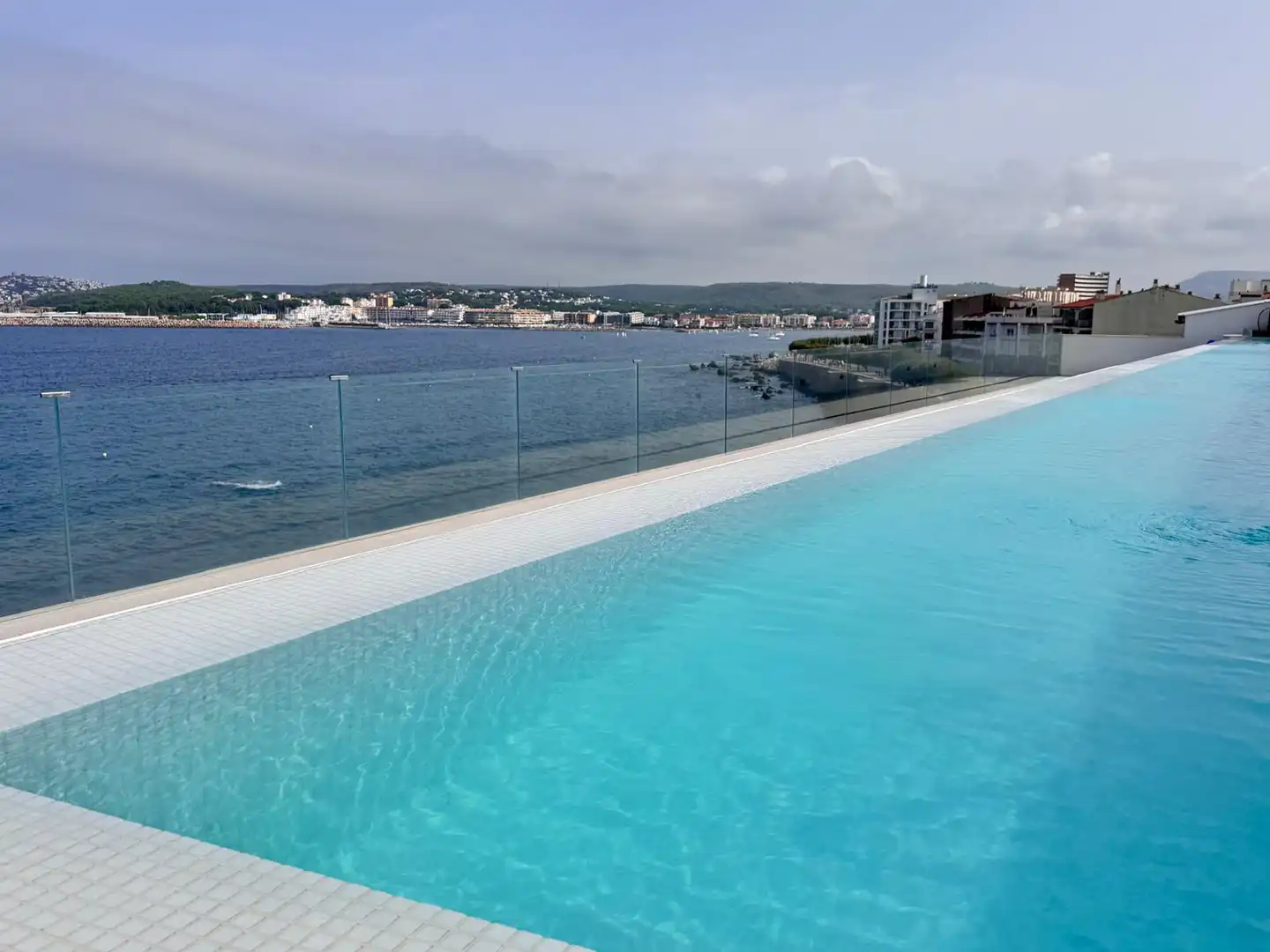 Piscina de Planta baixa en venda en L'Escala amb Aire condicionat, Calefacció i Terrassa