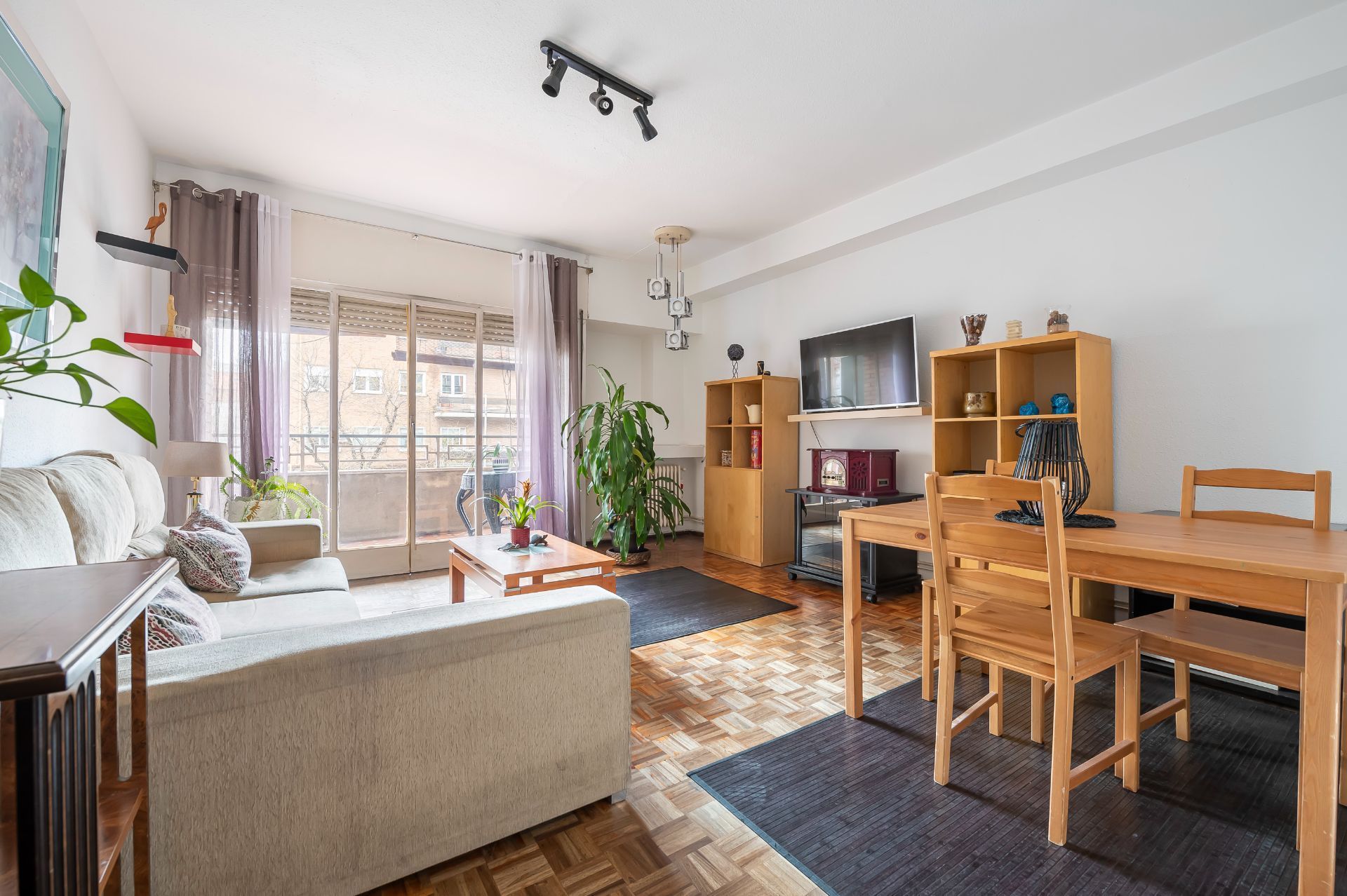 Living room of Apartment for sale in  Madrid Capital  with Heating and Terrace